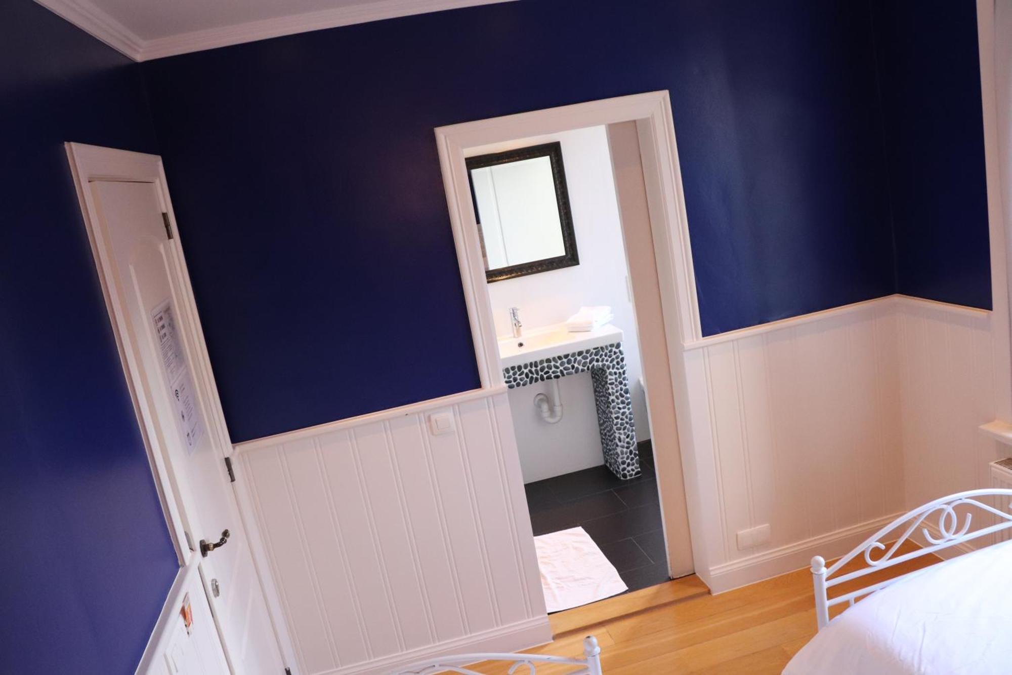 Hostel Lybeer Private Rooms Just For Two! Brugge Phòng bức ảnh